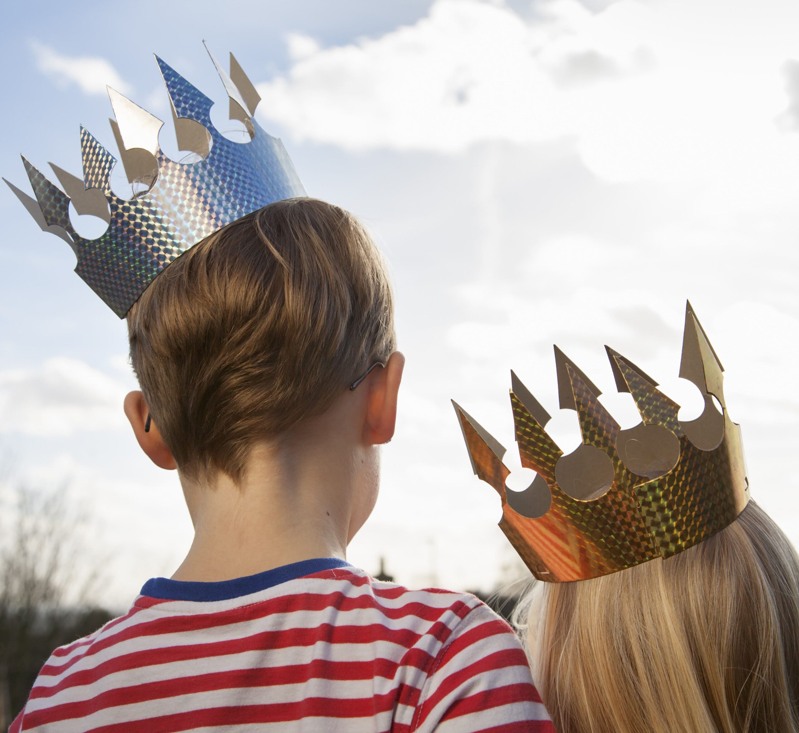two-children-in-fancy-dress-wearing-crowns-2022-03-04-02-25-32-utc